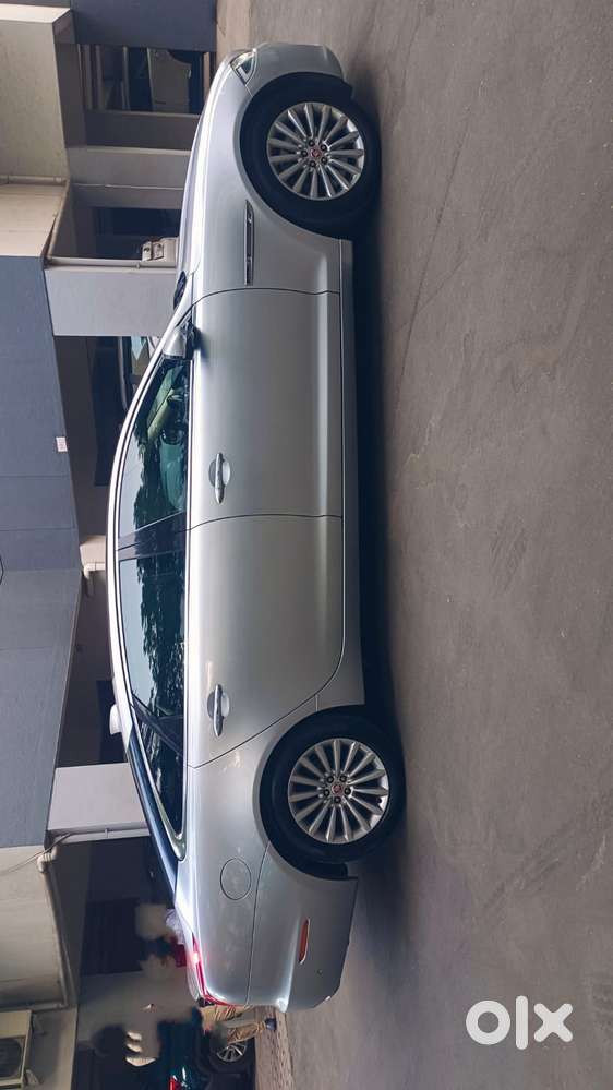 Jaguar Xj 2.0l Portfolio Lwb, 2017