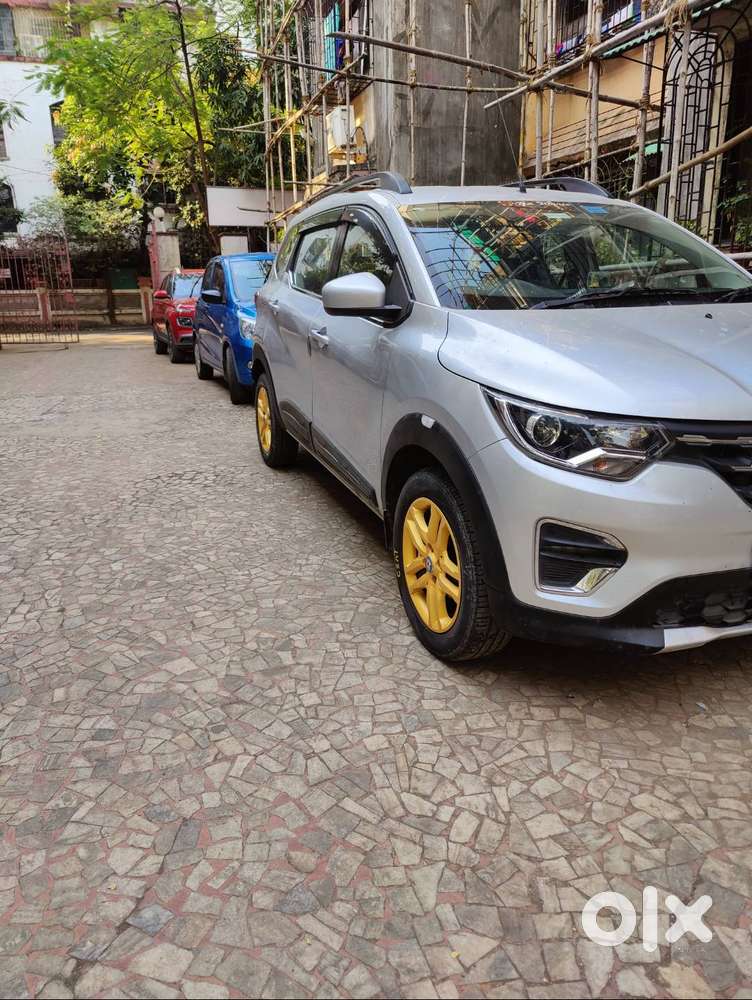 Renault Triber Rxz Amt Top Model