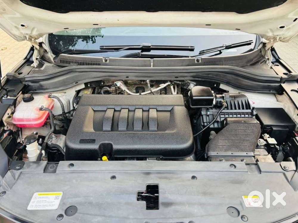 Mahindra Xuv700 2.2 Ax 7 Diesel Mt Luxury Pack Str, 2023, Diesel