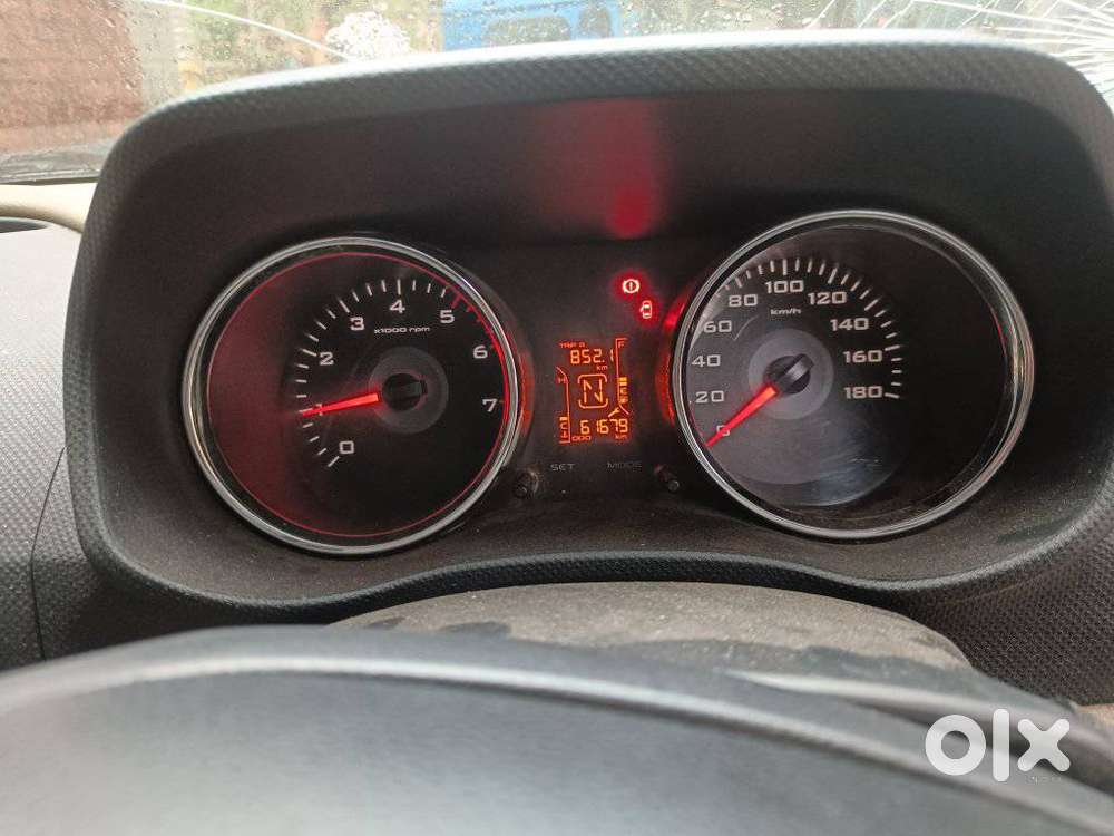 Mahindra Tuv 300 T8, 2015, Diesel