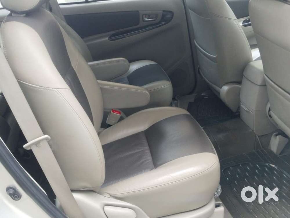 Toyota Innova 2.5 Z Diesel 7 Seater, 2014, Diesel