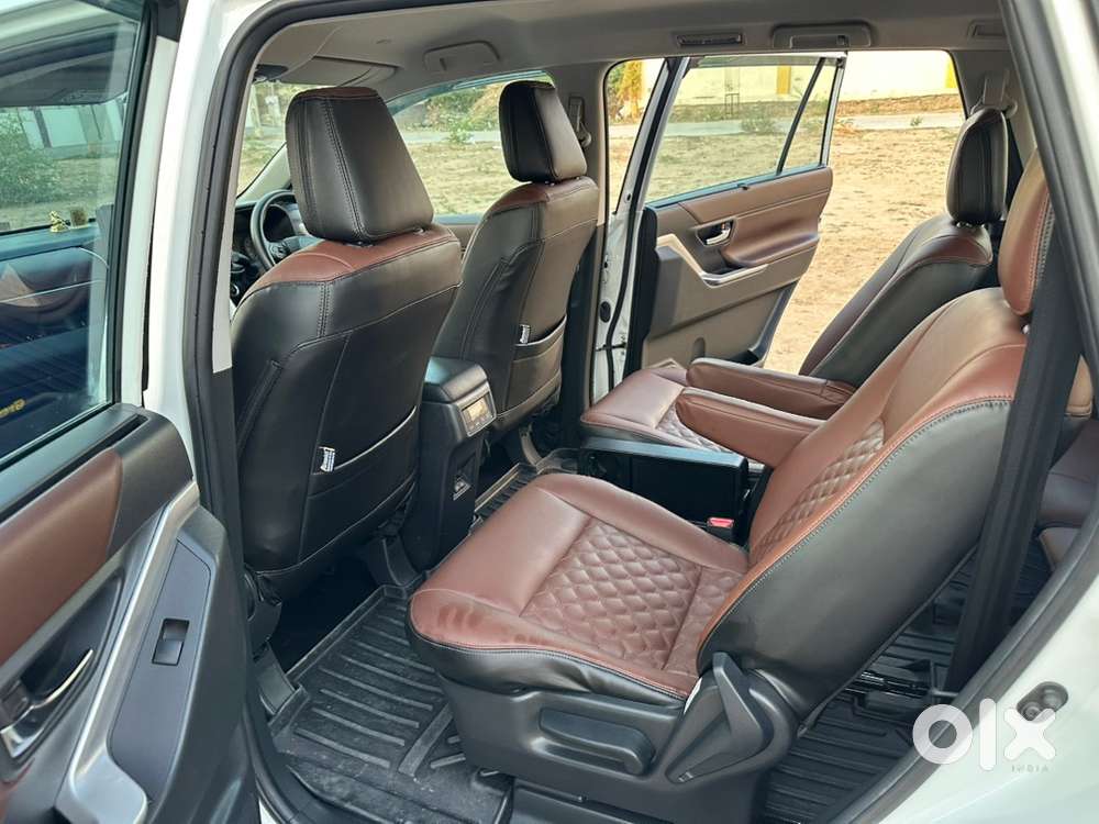 Toyota Innova Hycross Gx(o) - 7 Seater (pearl White & Low Mileage)