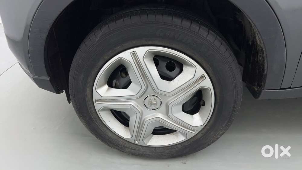 Tata Nexon 1.2 Revotron Xm (s), 2022, Petrol