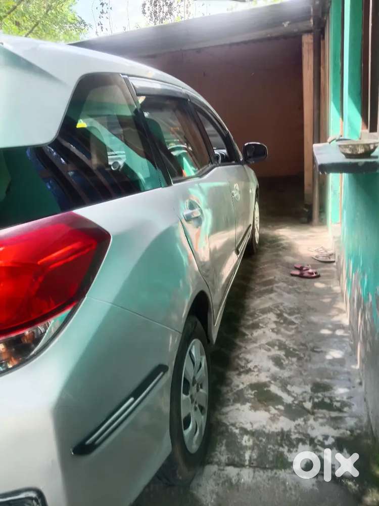 Honda Mobilio Diesel 2016 Model Tyre 95% Condition Better
