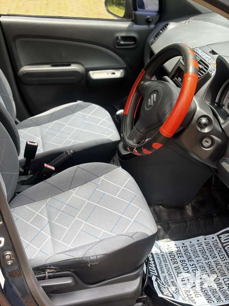 Maruti Suzuki Ritz Lxi, 2011, Petrol