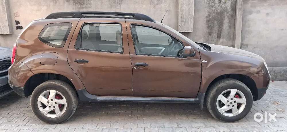 Renault Duster 2012 Diesel Well Maintained With Touch Screen