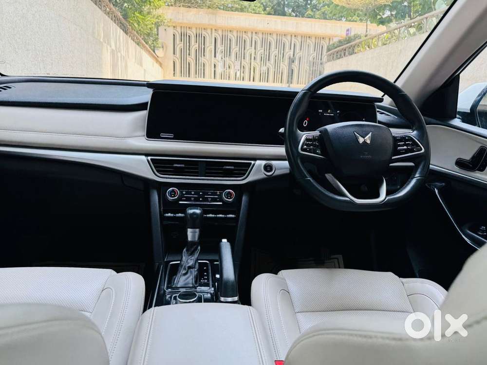 Mahindra Xuv700 2.2 Ax 7 Diesel At Str, 2023, Diesel