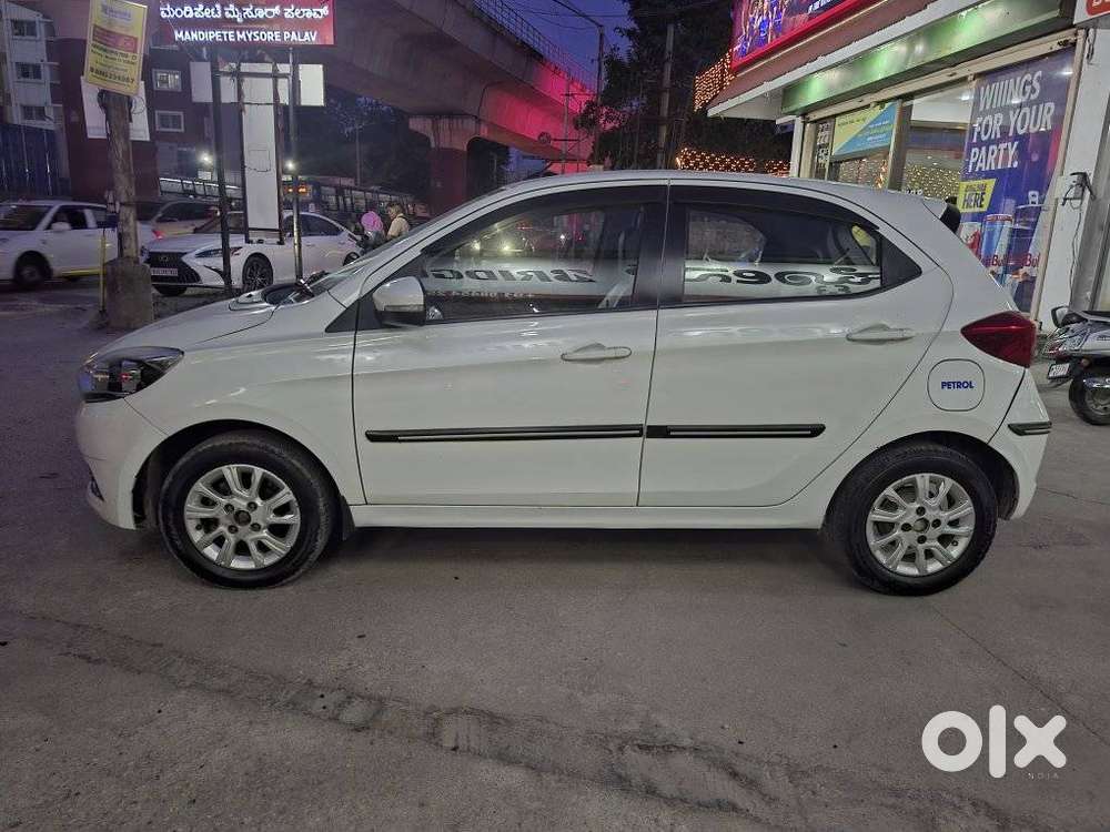 Tata Tiago 1.05 Revotorq Xz, 2016, Petrol
