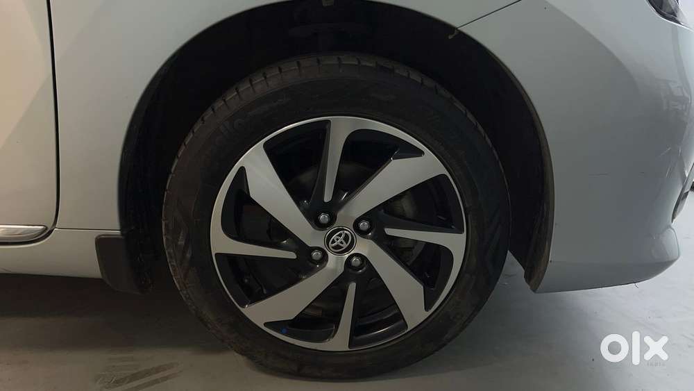 Toyota Glanza 1.2 V Amt, 2022, Petrol