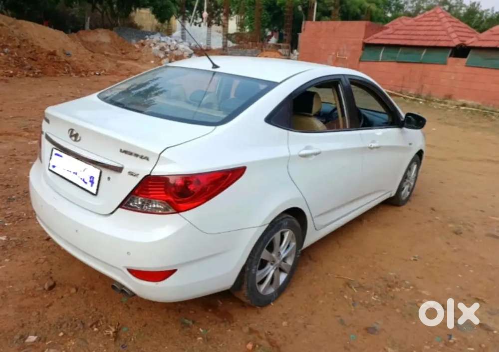 Hyundai Fluidic Verna 2011 Petrol 83000 Km Driven