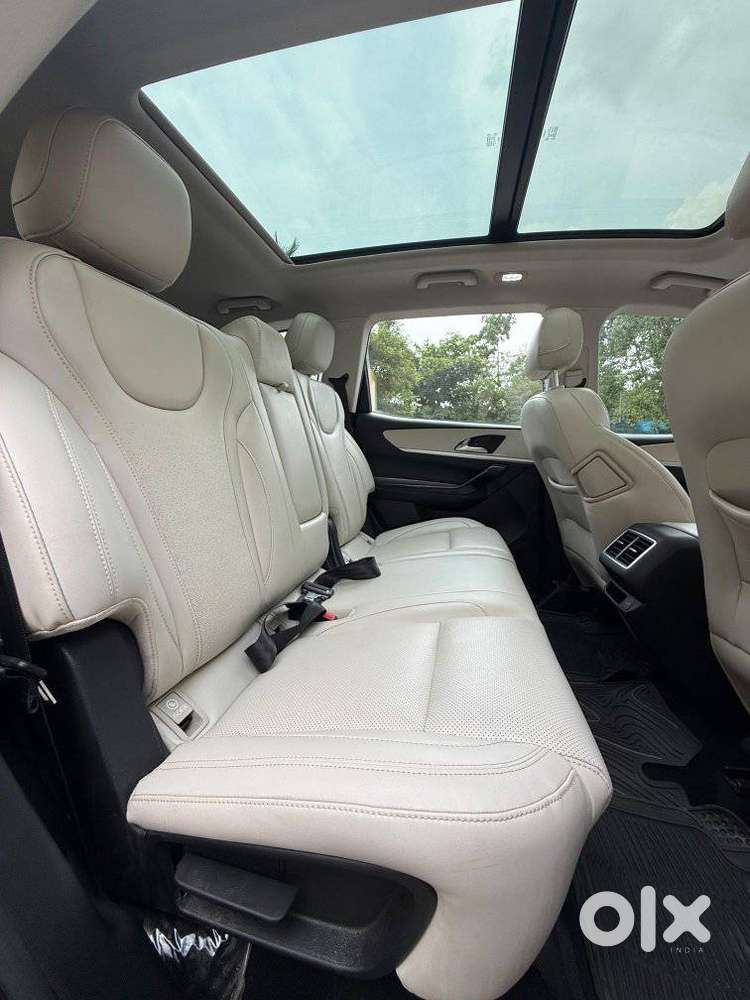 Mahindra Xuv700 2.0 Ax 7 Petrol At Str, 2022, Petrol
