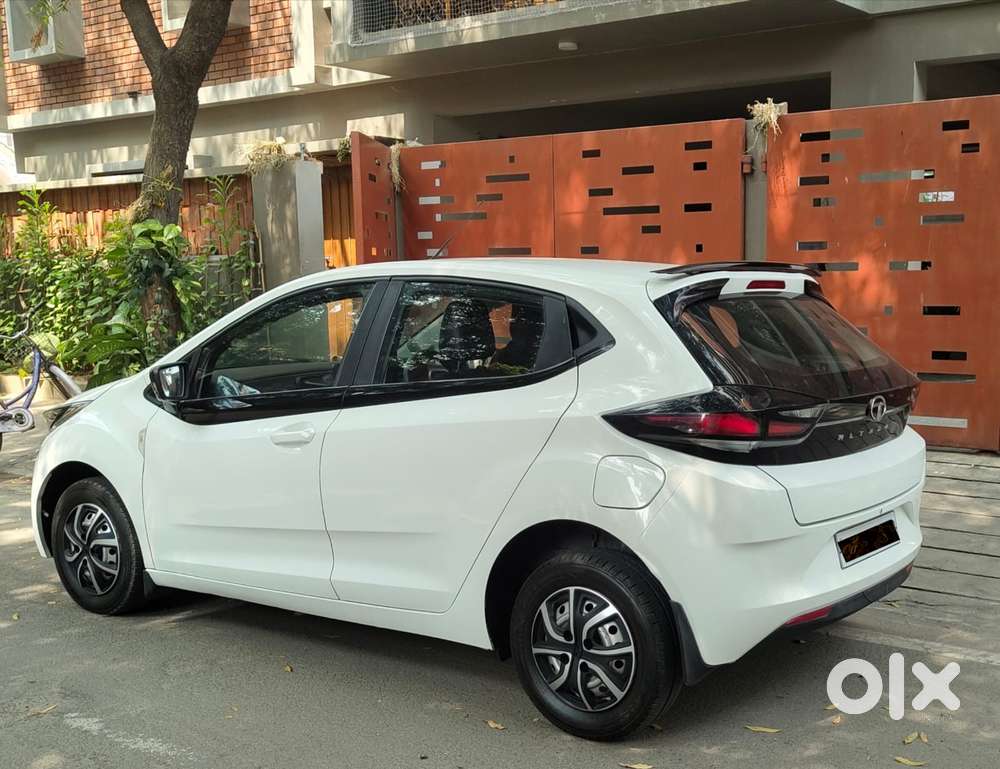 Tata Altroz 1.2 Xm, 2024, Petrol