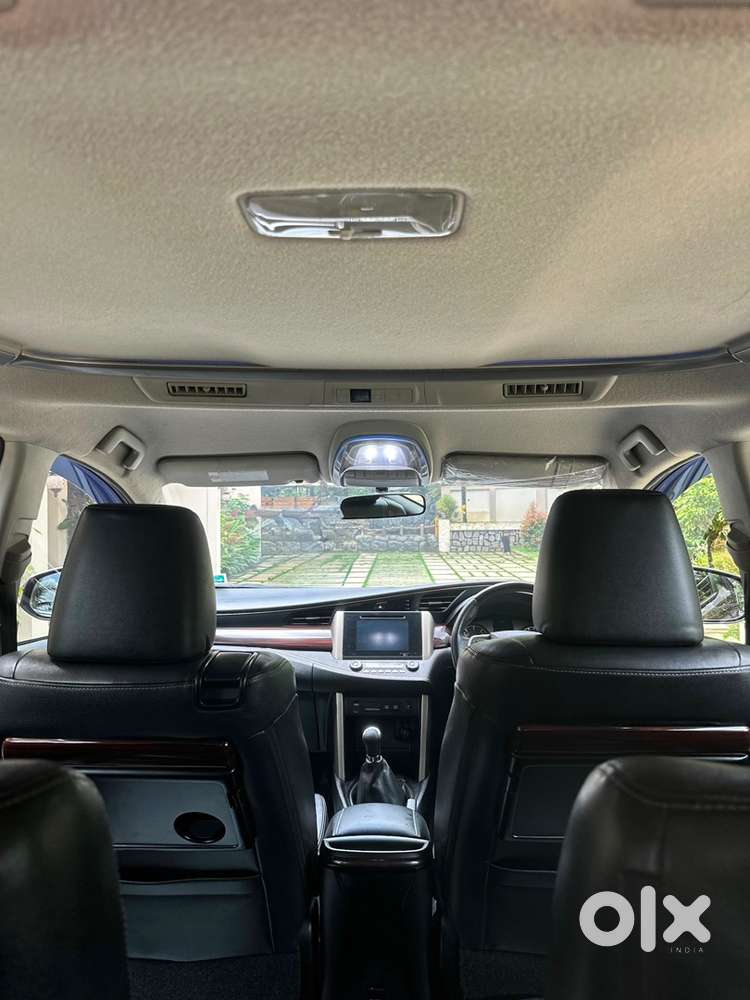 Toyota Innova Crysta 2.4 Z Manual 7 Seater