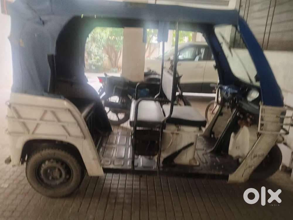 Mahindra Tyro Y Auto 2024