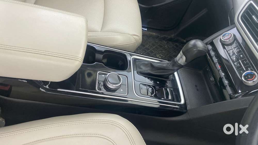 Mahindra Xuv700 2.0 Ax 7 Petrol At Luxury Pack Str, 2022, Petrol