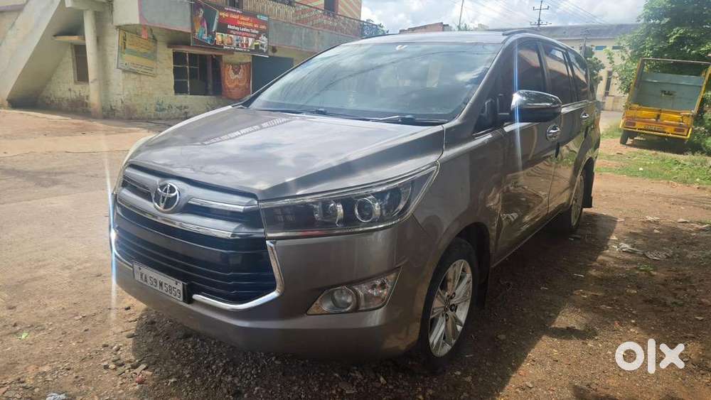Toyota Innova Crysta 2018 Diesel 280000 Km Driven