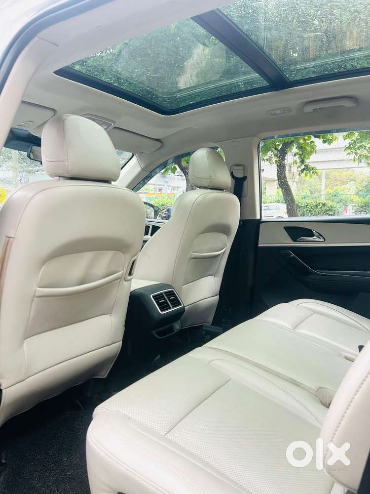Mahindra Xuv700 2.2 Ax 7 Diesel At Str, 2022, Diesel