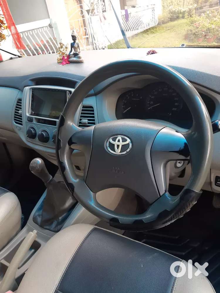 Toyota Innova 2012
