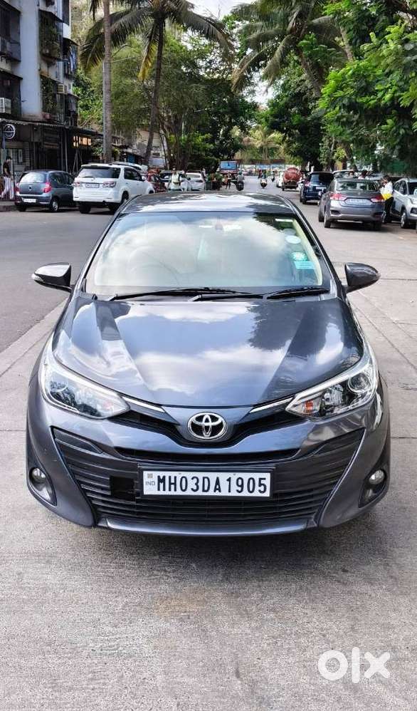 Toyota Yaris V Cvt, 2018, Petrol