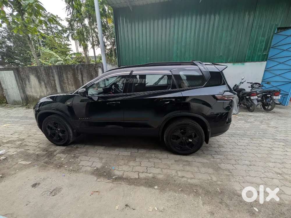 Tata Safari Dark Edition 2024