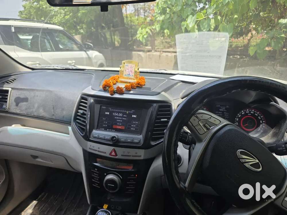 Mahindra Xuv 300 W8 Sell Karna Hai