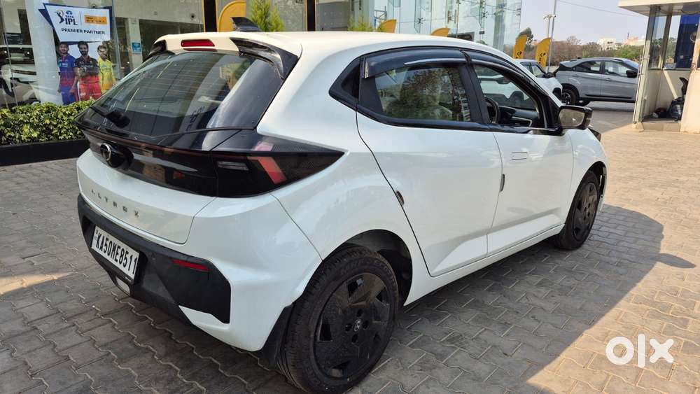 Tata Altroz Creative S, 2025, Petrol