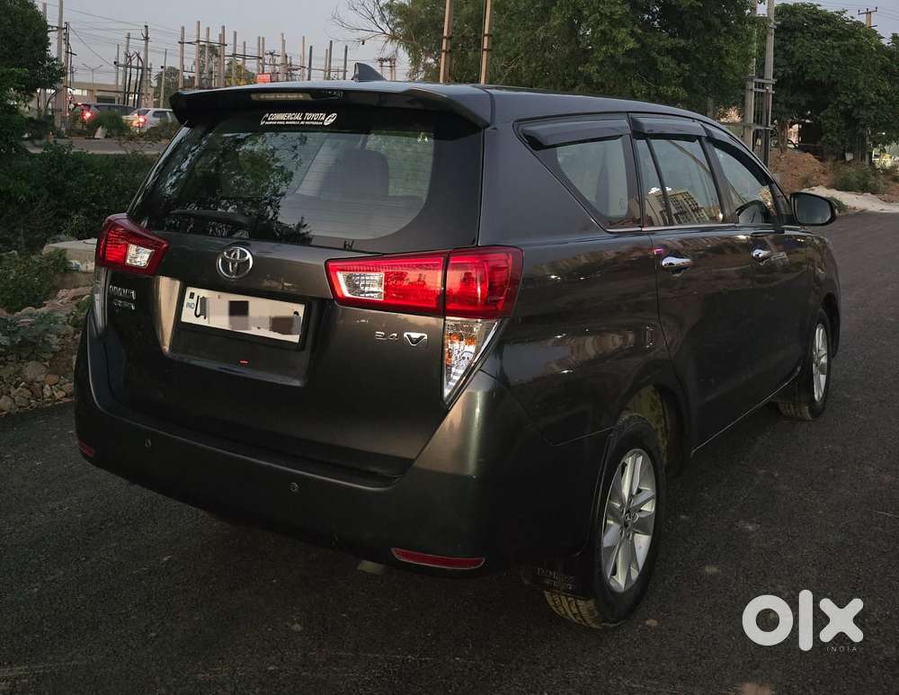 Toyota Innova Crysta 2.4 V, 2016, Diesel