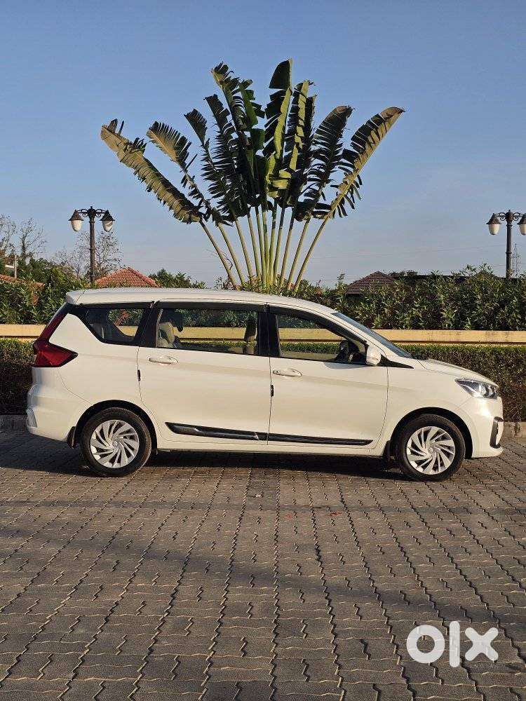 Maruti Suzuki Ertiga 2022-2023 Vxi Cng, 2022, Cng & Hybrids