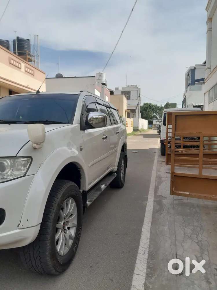 Mitsubishi Pajero 2012