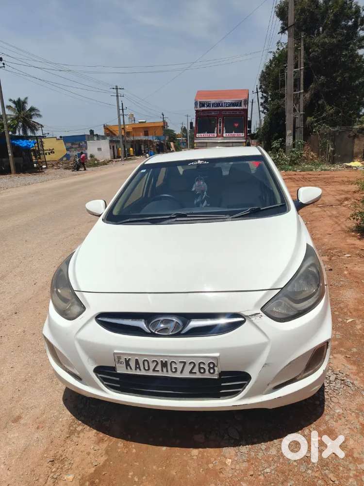Hyundai Verna 1.6 SX 2012