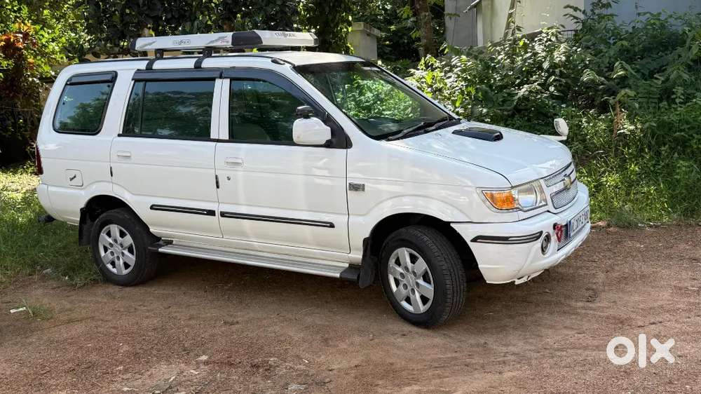 Chevrolet Tavera Neo 2013