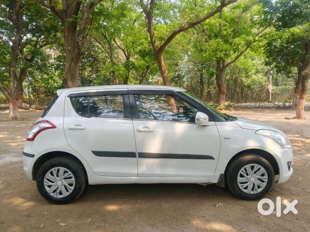 Maruti Suzuki Swift Vxi Abs Bsiv, 2014, Petrol