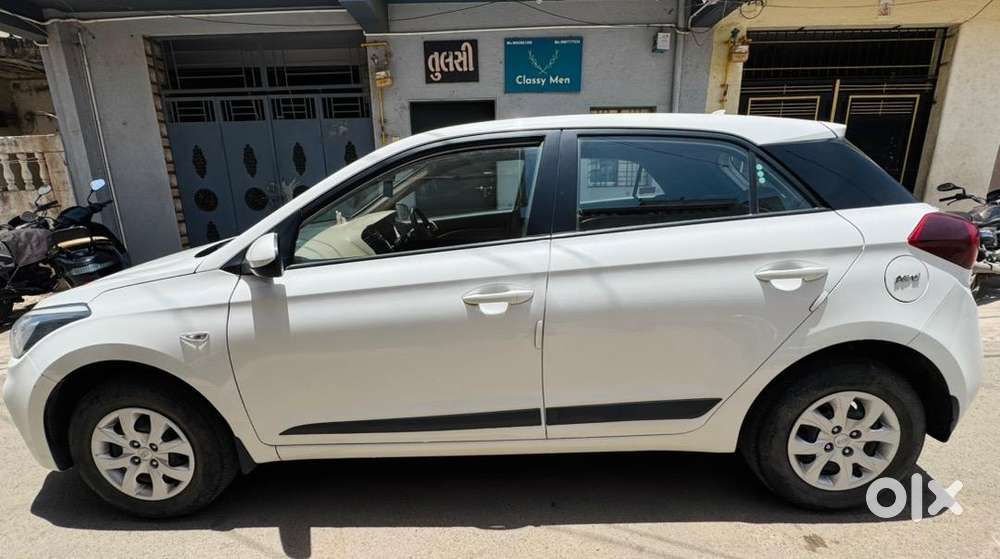 Hyundai Petrol Car 2018 White Colour Rarely Used