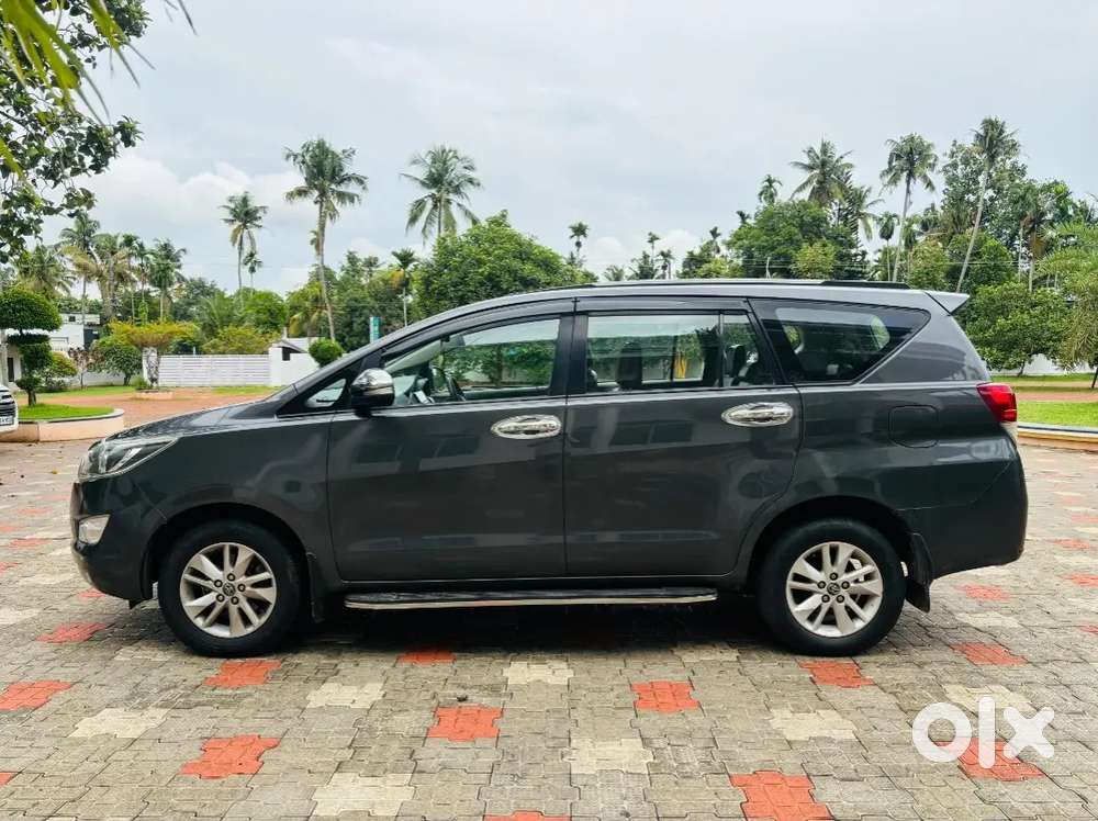 Toyota Innova Crysta 2017