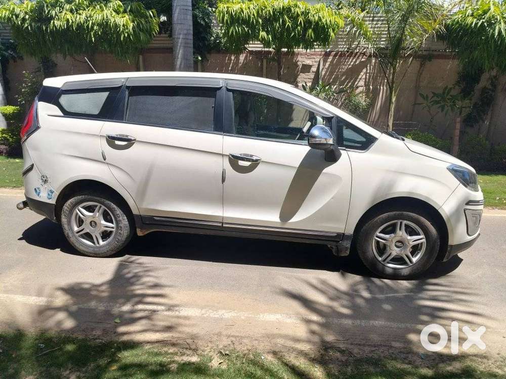 Mahindra Marazzo M6, 2019, Diesel