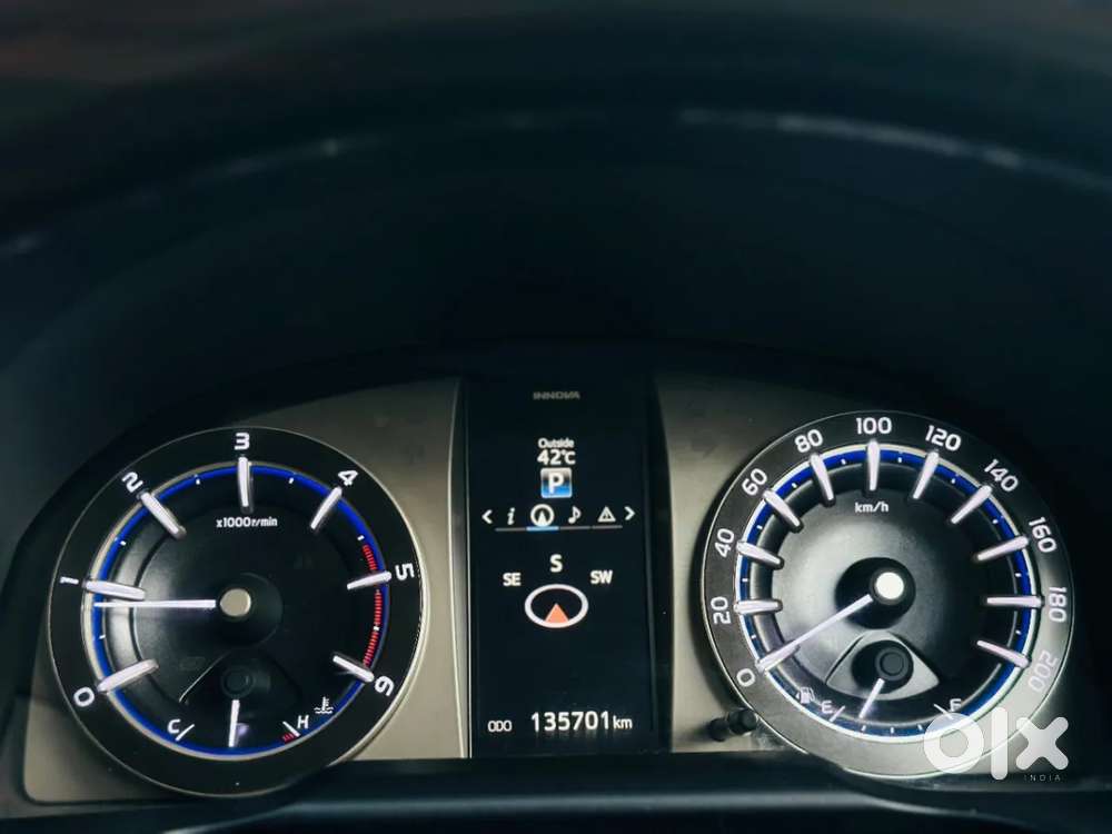Toyota Innova Crysta 2.8 Zx At 7 Seater, 2017, Diesel