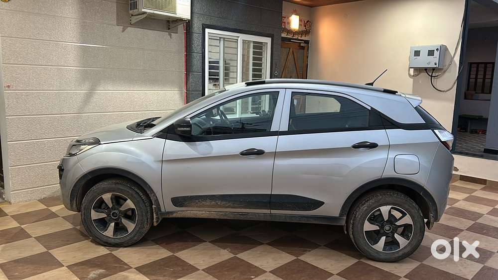 Tata Nexon Petrol Manual 2018