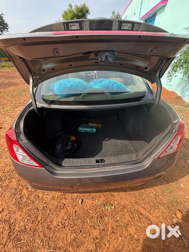 Nissan Sunny Petrol 2011