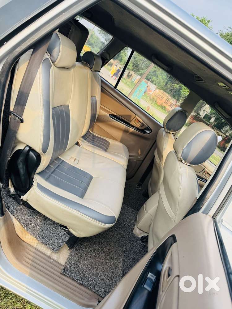 Toyota Innova 2.5 G (diesel) 8 Seater, 2015, Diesel