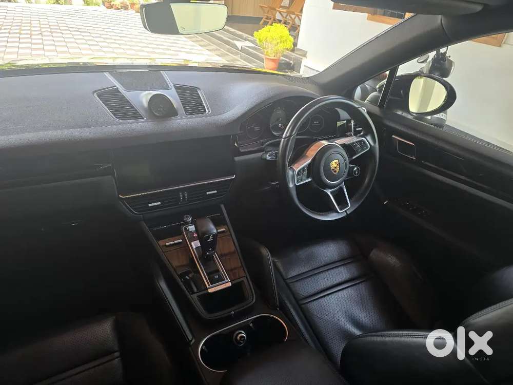 Porsche Cayenne Coupe 2023 Py Registered