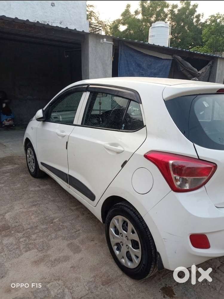 Hyundai Grand I10 2015 Cng & Hybrids Well Maintained