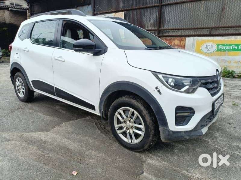 Renault Triber Rxt, 2022, Petrol