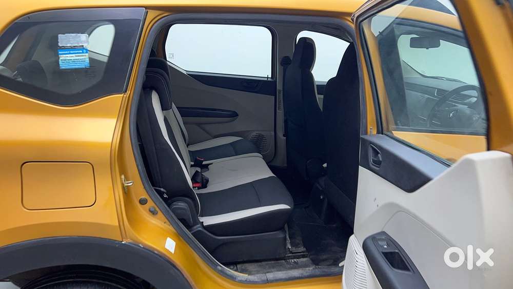 Renault Triber Rxt, 2022, Petrol
