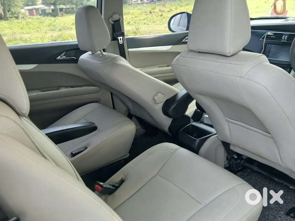 Mahindra Marazzo M8, 2018, Diesel