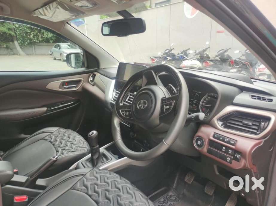 Toyota Urban Cruiser Taisor V 1.0 Petrol Mt, 2025, Petrol