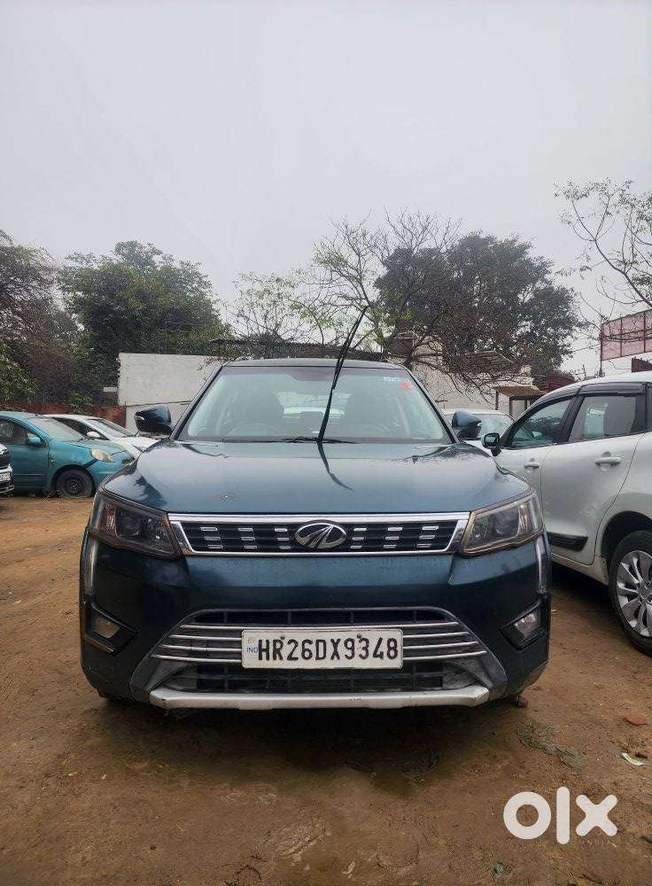 Mahindra Xuv300 W8 1.2 Petrol Dual Tone, 2020, Cng & Hybrids