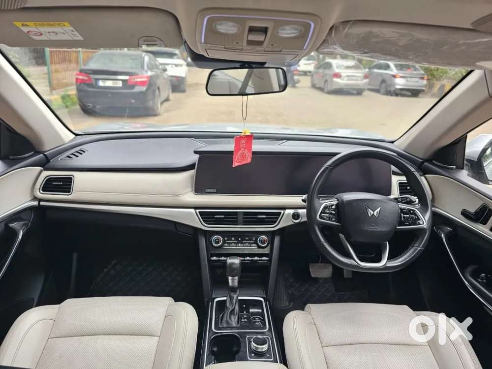 Mahindra Xuv700 2.2 Ax 7 Diesel At Luxury Pack Str, 2022, Diesel