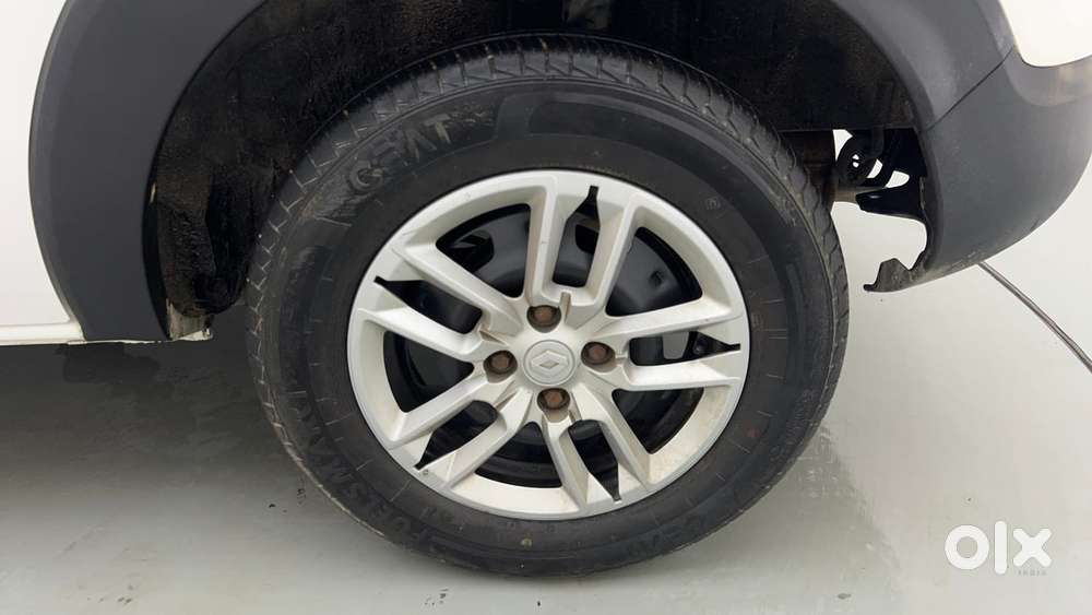 Renault Triber Rxt, 2022, Petrol
