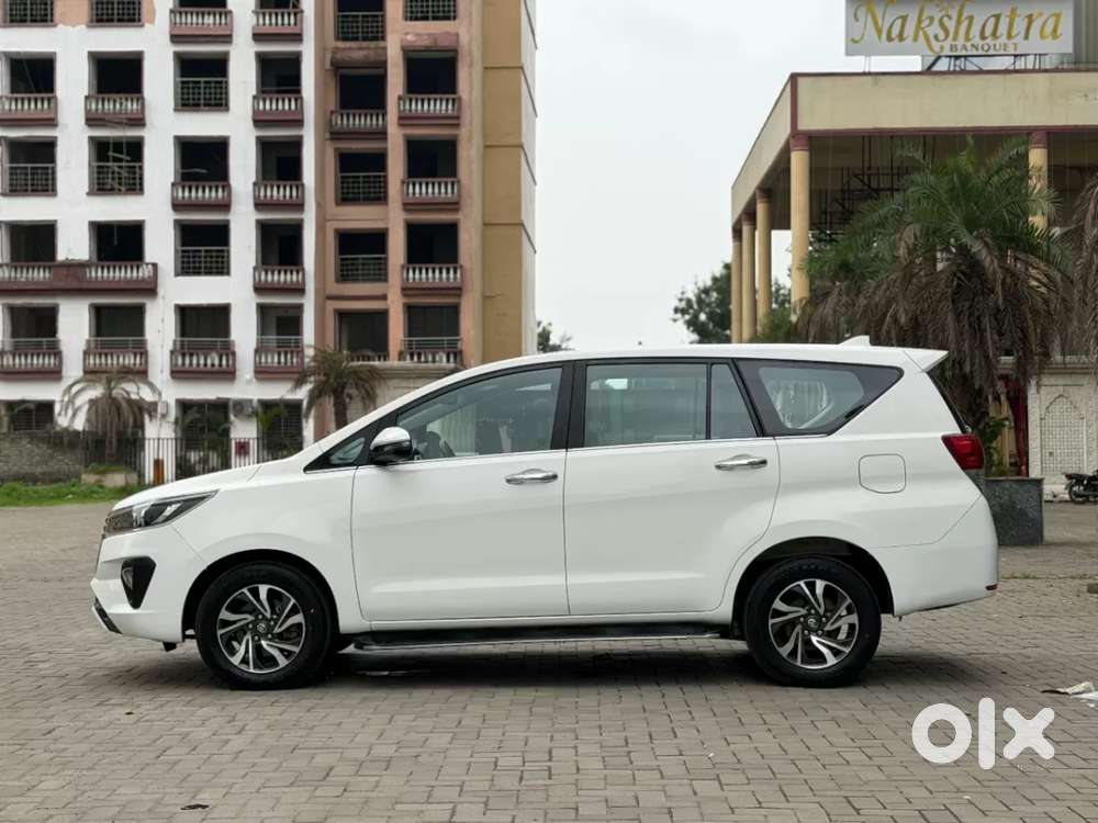 Toyota Innova Crysta [2020-ongoing] 2.4 Vx 8 Str, 2022, Diesel
