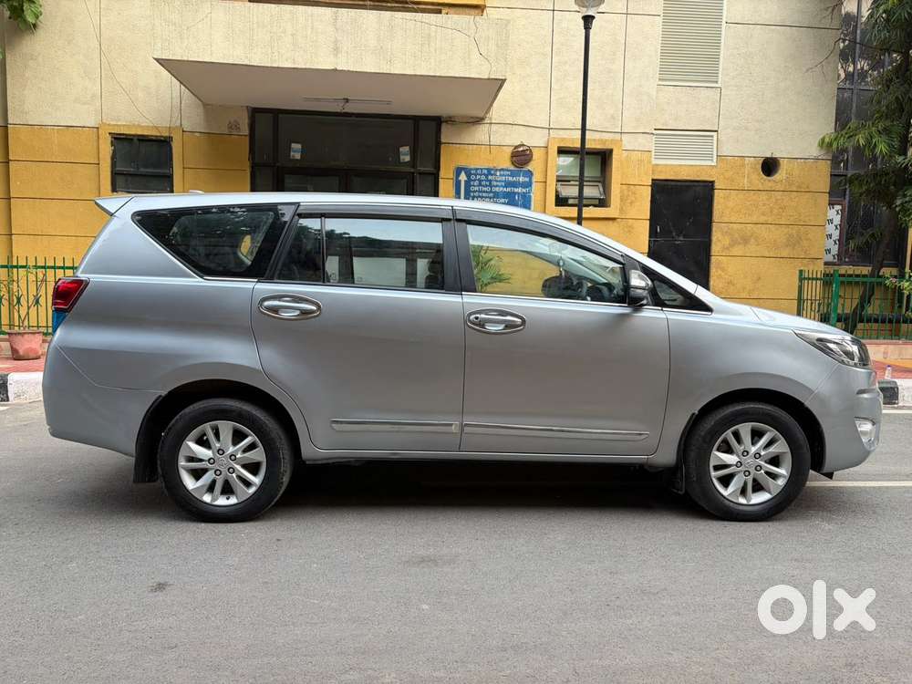 Toyota Innova Crysta 2.4 G Mt, 2023, Diesel